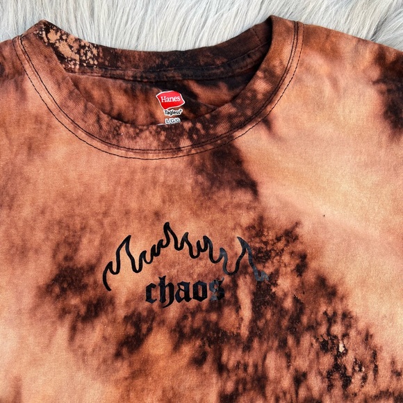 T-Shirt - Picture 2 of 3